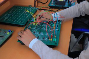 افضل جامعة يمنية في هندسة المعدات الطبية