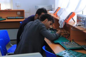 افضل جامعة يمنية في هندسة المعدات الطبية