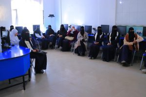 زيارة علمية لطالبات مدرسة المتخصصة الأهلية الى الجامعة