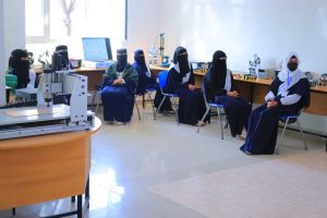 زيارة علمية لطالبات المدارس الثانوية
