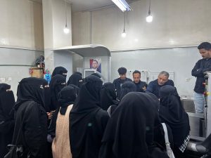قسم التصميم الجرافيكي والملتيميديا ينفذ نزولا ميدانيا لمطابع اليمن الحديث والثريا