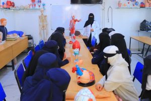 زيارة علمية لطالبات مدرسة الشورى