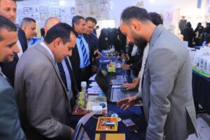 طلاب كلية الهندسة والحوسبة الذكية
