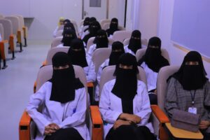 زيارة علمية لطلبة الصيدلة إلى شركات الأدوية في اليمن | طلبة الصيدلة الجامعة التخصصية الحديثة | التعرف على مراحل تصنيع الأدوية في اليمن | تدريب طلبة الصيدلة على التصنيع الدوائي
