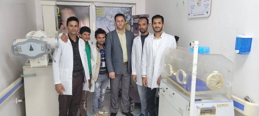 طلاب الجامعة التخصصية الحديثة