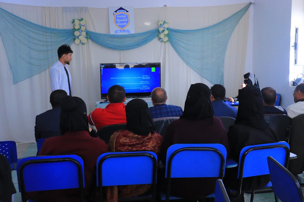 سيمنار علمي لطلاب التصميم الداخلي 