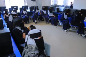 الجامعة تستقبل نخبة من طالبات مدارس أمانة العاصمة