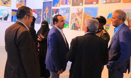 الجامعة تشارك في معرض الفنون التشكيلية