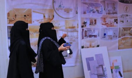 مناقشة مشاريع مقرر تصميم داخلي 3