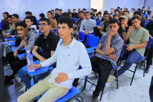 طلبة كلية العلوم الادارية والمالية