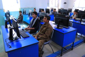 معامل تقنية المعلومات