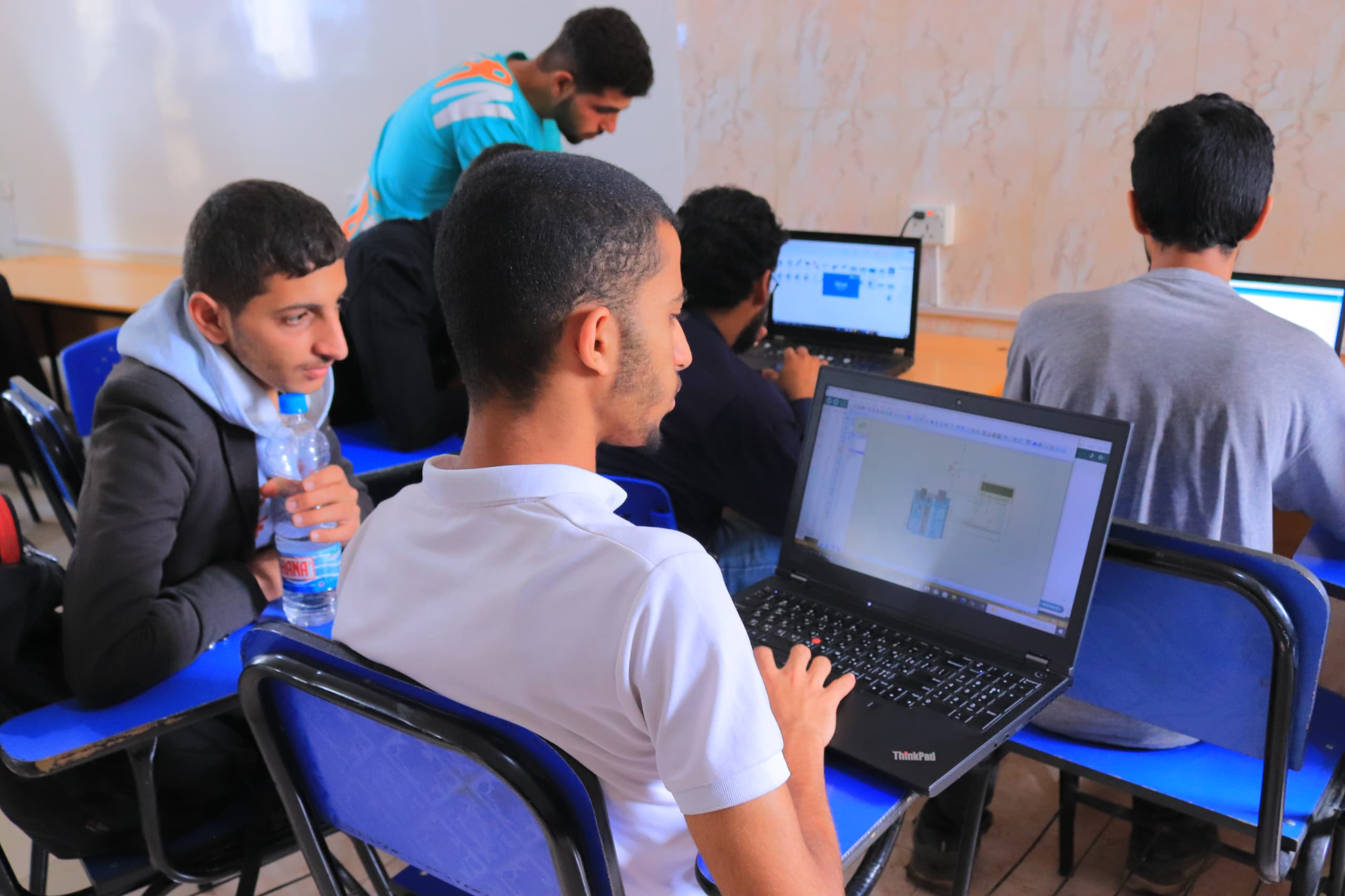 الجامعة التخصصية الحديثة تواصل الجانب العملي من الدورة التدريبية في اردوينو