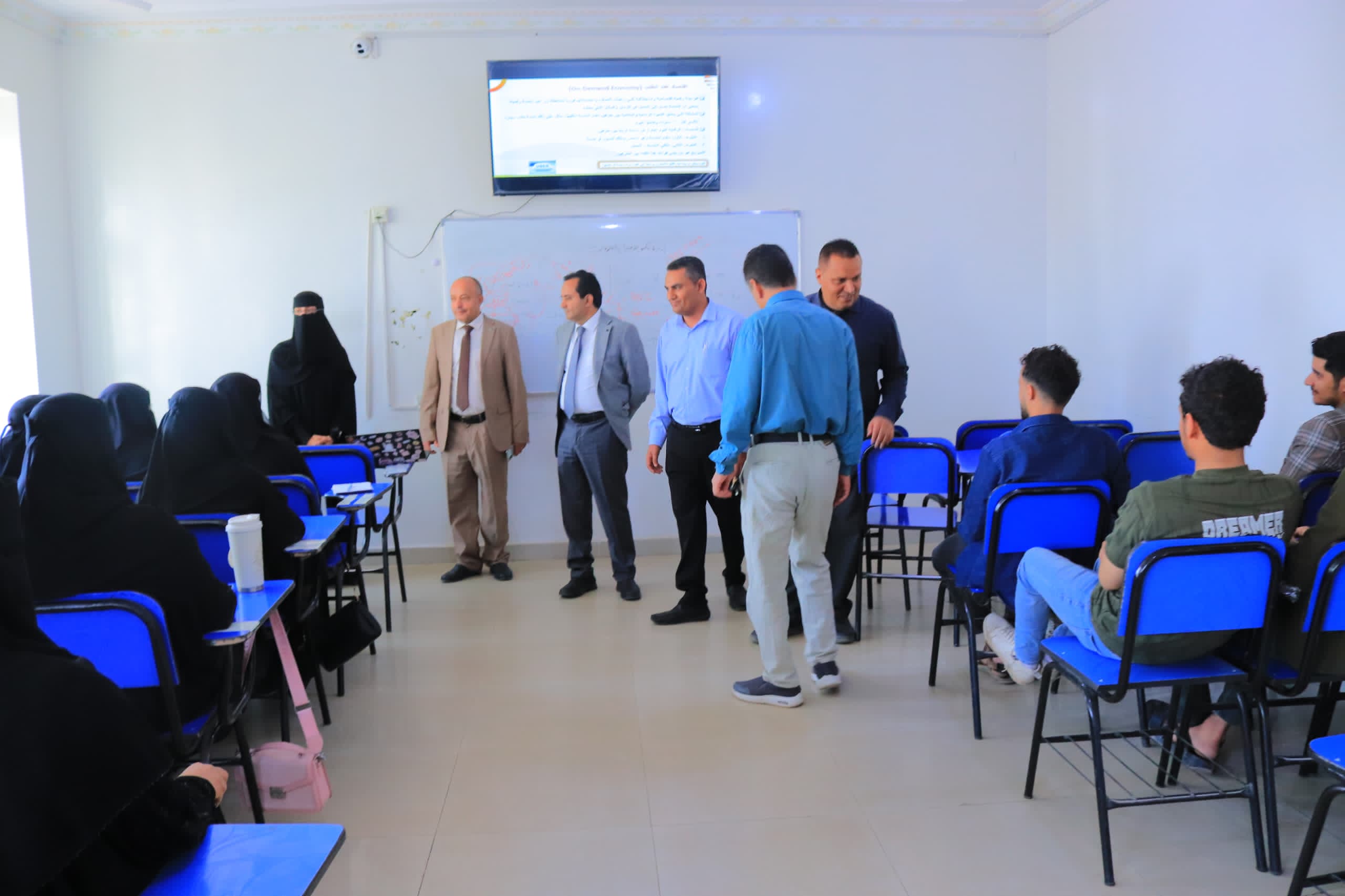 الجامعة التخصصية الحديثة تدشن العام الدراسي 2026-2027