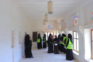 قسم التصميم الداخلي بالجامعة ينظم نزول ميداني إلى دار الحجر التاريخي
