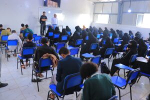  100 منحة دراسية كاملة وجزئية