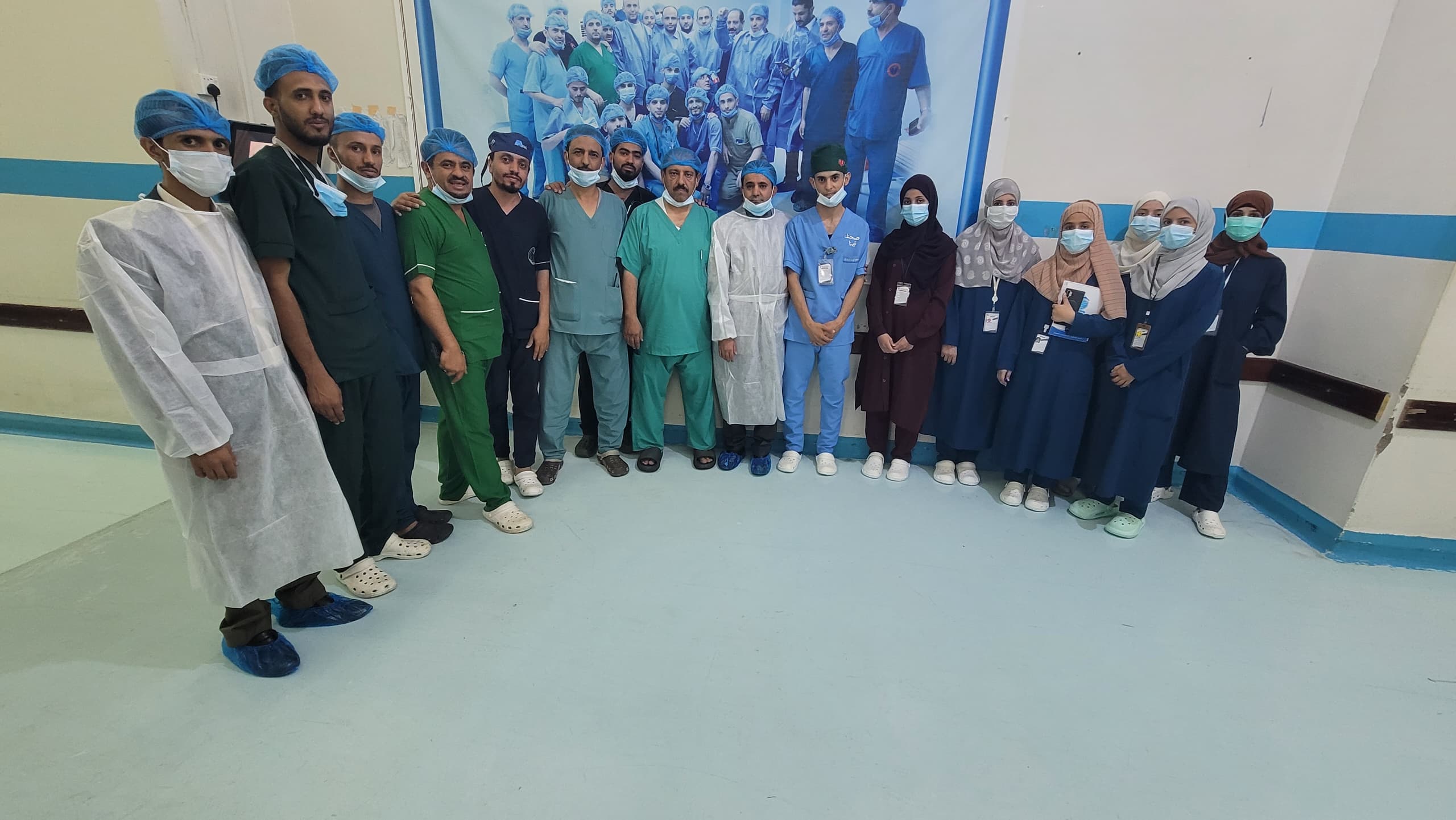 رئيس الجامعة يتفقد التدريب السريري لطلبة التمريض في المستشفيات | الجامعة التخصصية الحديثة