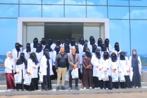 طلبة قسم الصيدلة بالجامعة في زيارة علمية لشركة ستار بلاس للصناعات الدوائية