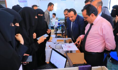 مناقشة مشاريع أمن إنترنت الأشياء لقسم الأمن السيبراني