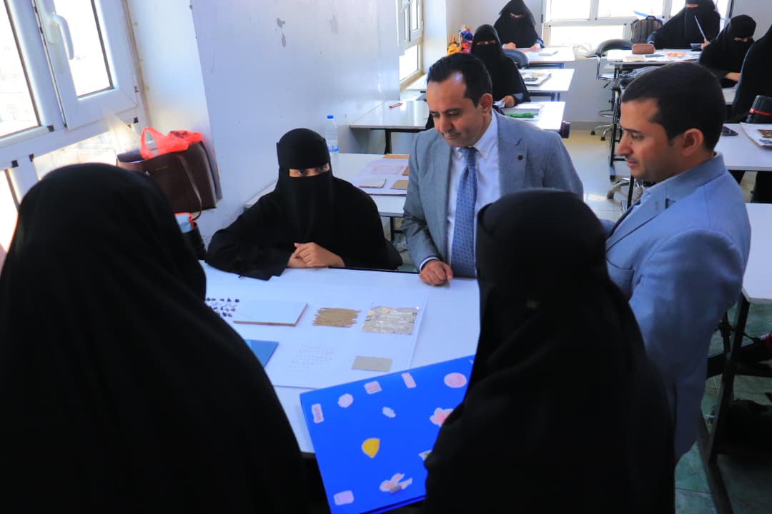 مشاريع لوحة الملمس لطلاب التصميم الداخلي | الجامعة التخصصية الحديثة