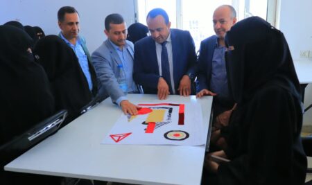 تجربة إبداعية لطلاب التصميم الداخلي في عالم الملمس