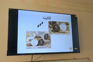 مناقشة مشاريع الهوية البصرية لطلاب التصميم الجرافيكي والملتيميديا | الجامعة التخصصية الحديثة | طلاب التصميم الجرافيكي والملتيميديا في الجامعة التخصصية الحديثة | مناقشة مشاريع مقرر الهوية البصرية |