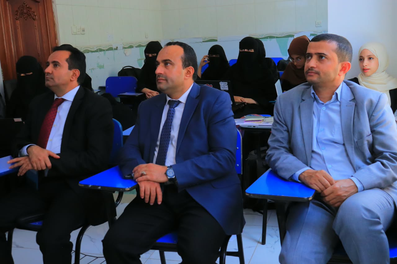 مشاريع الهوية البصرية لطلاب التصميم الجرافيكي والملتيميديا | الجامعة التخصصية الحديثة